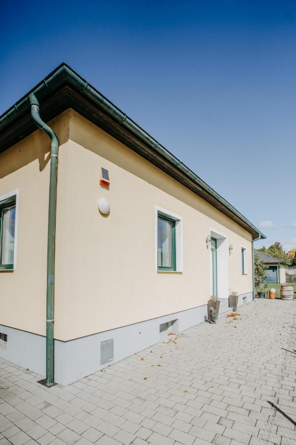 Mareli Neusiedler Stadthaus Neusiedl am See Exterior photo